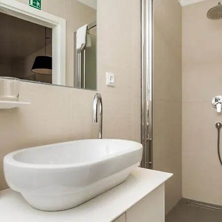 Rona Luxury Skarpina Apartament *